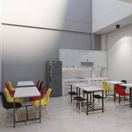 Ndalem Kraton Hotel Sidoarjo Zewnętrze zdjęcie