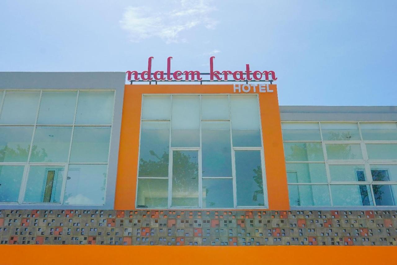 Ndalem Kraton Hotel Sidoarjo Zewnętrze zdjęcie