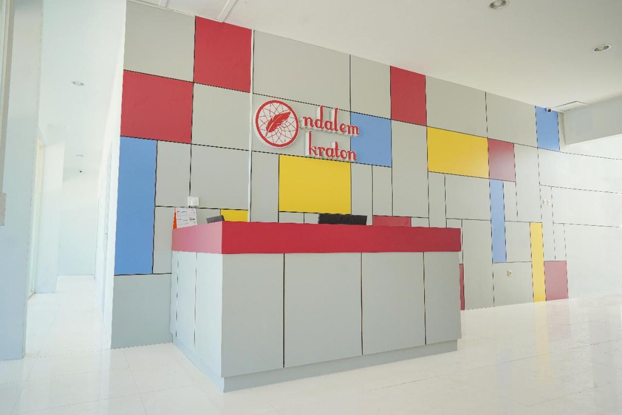 Ndalem Kraton Hotel Sidoarjo Zewnętrze zdjęcie